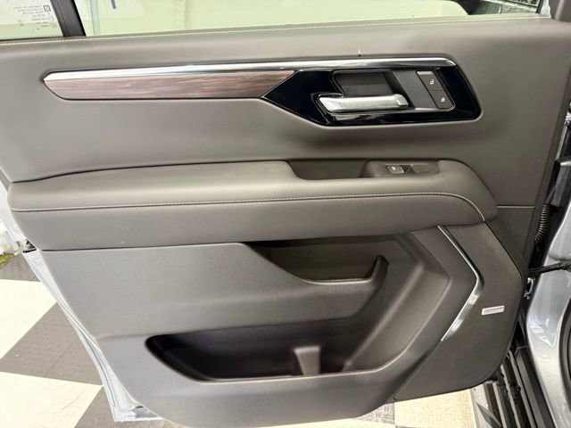 New 2026 Chevrolet Suburban Premier w/ Sun And Tow Package image 21
