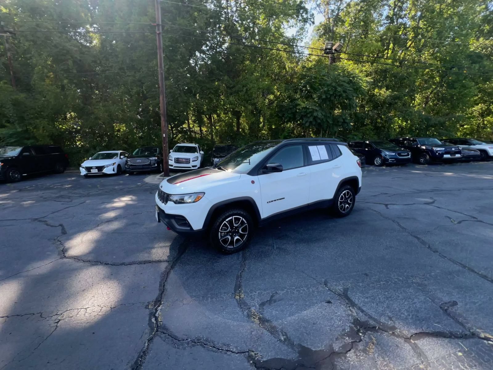 Used 2025 Jeep Compass Trailhawk AWD/4WD image 7