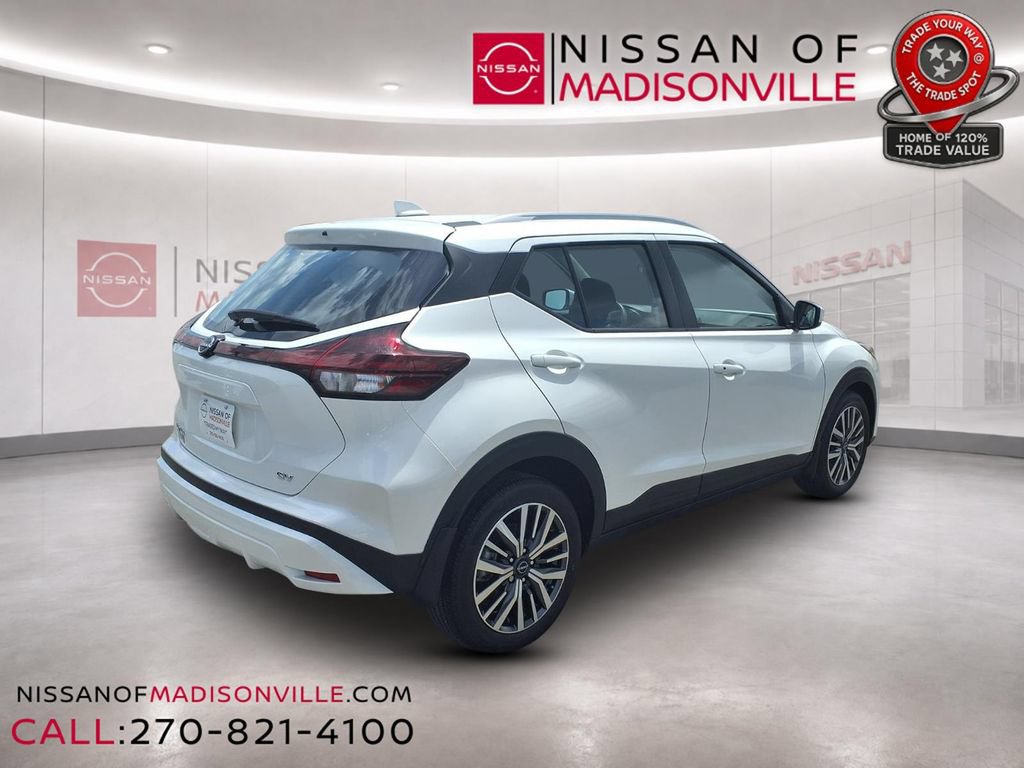 Used 2023 Nissan Kicks SV FWD image 2