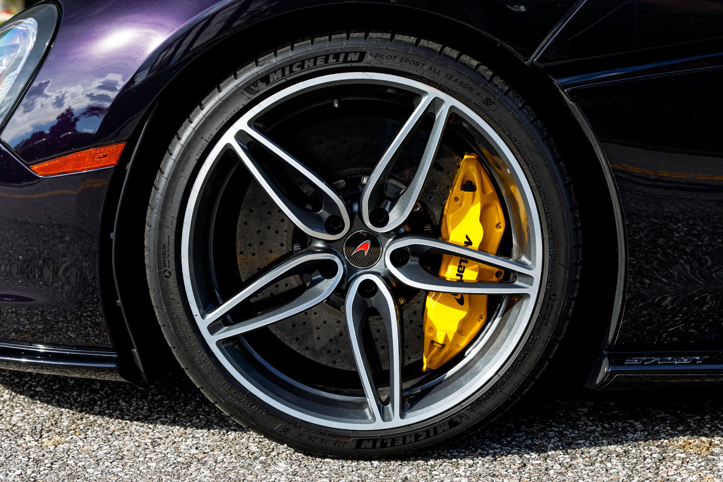 Used 2018 McLaren 570S RWD image 14