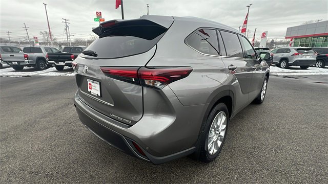 Certified 2025 Toyota Highlander Limited image 5