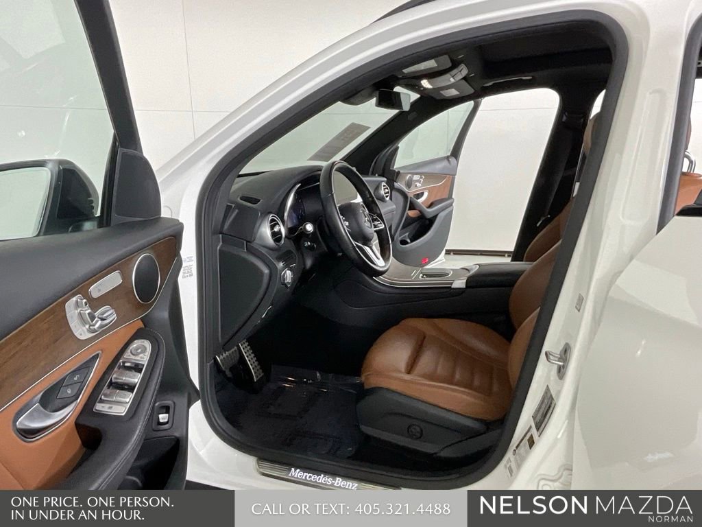 Used 2022 Mercedes-Benz GLC 300 4MATIC image 11
