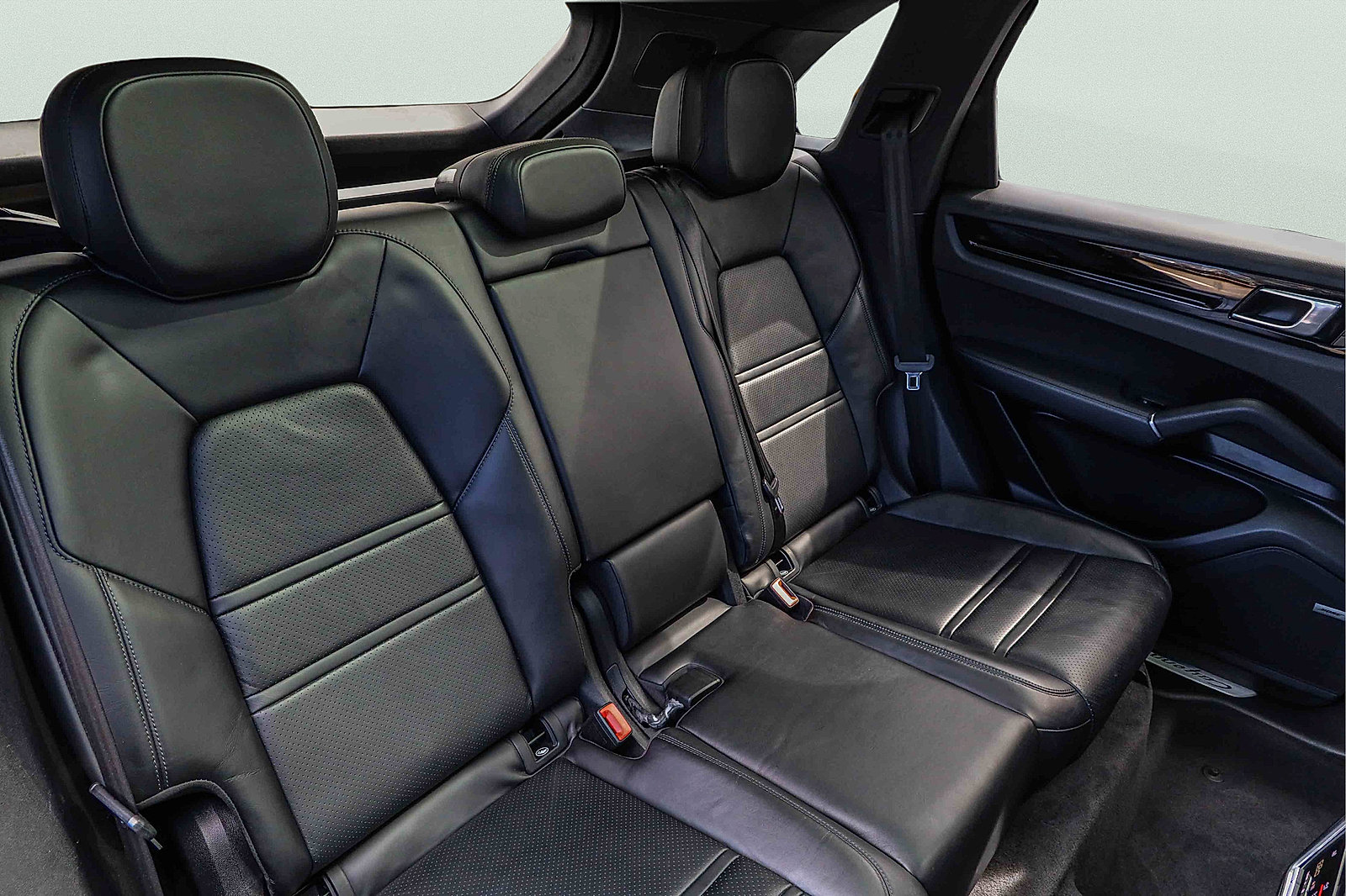 Used 2022 Porsche Cayenne S AWD/4WD image 23