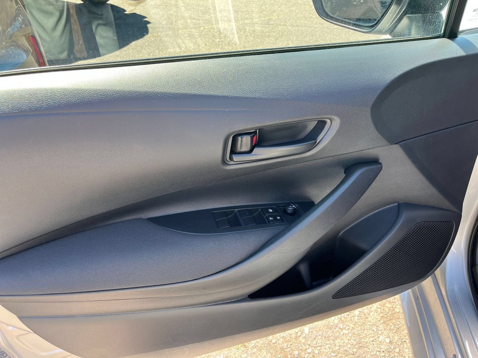 Used 2025 Toyota Corolla LE FWD image 18