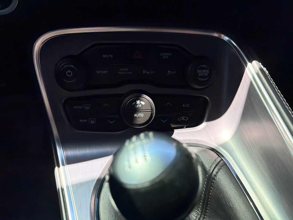 Used 2018 Dodge Challenger R/T Scat Pack RWD image 12