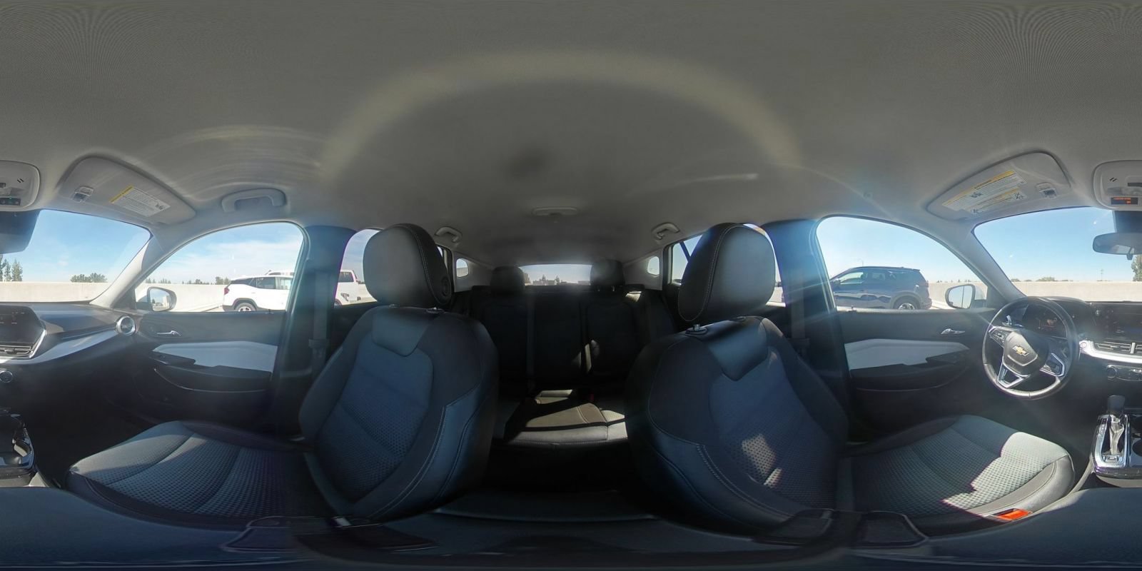 Used 2025 Chevrolet Trax LT w/ LT Convenience Package FWD image 41