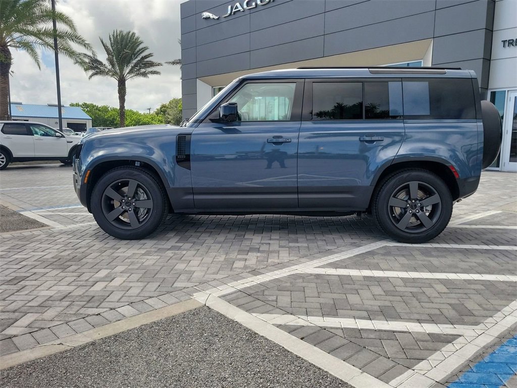 New 2026 Land Rover Defender 110 S image 2