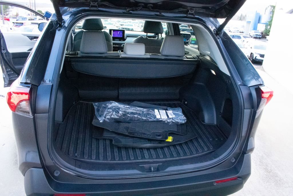 Used 2025 Toyota RAV4 XLE Premium image 27