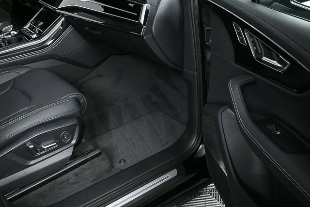 New 2025 Audi Q7 3.0T Prestige image 25