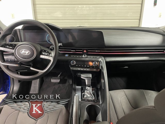 Used 2024 Hyundai Elantra SEL image 13