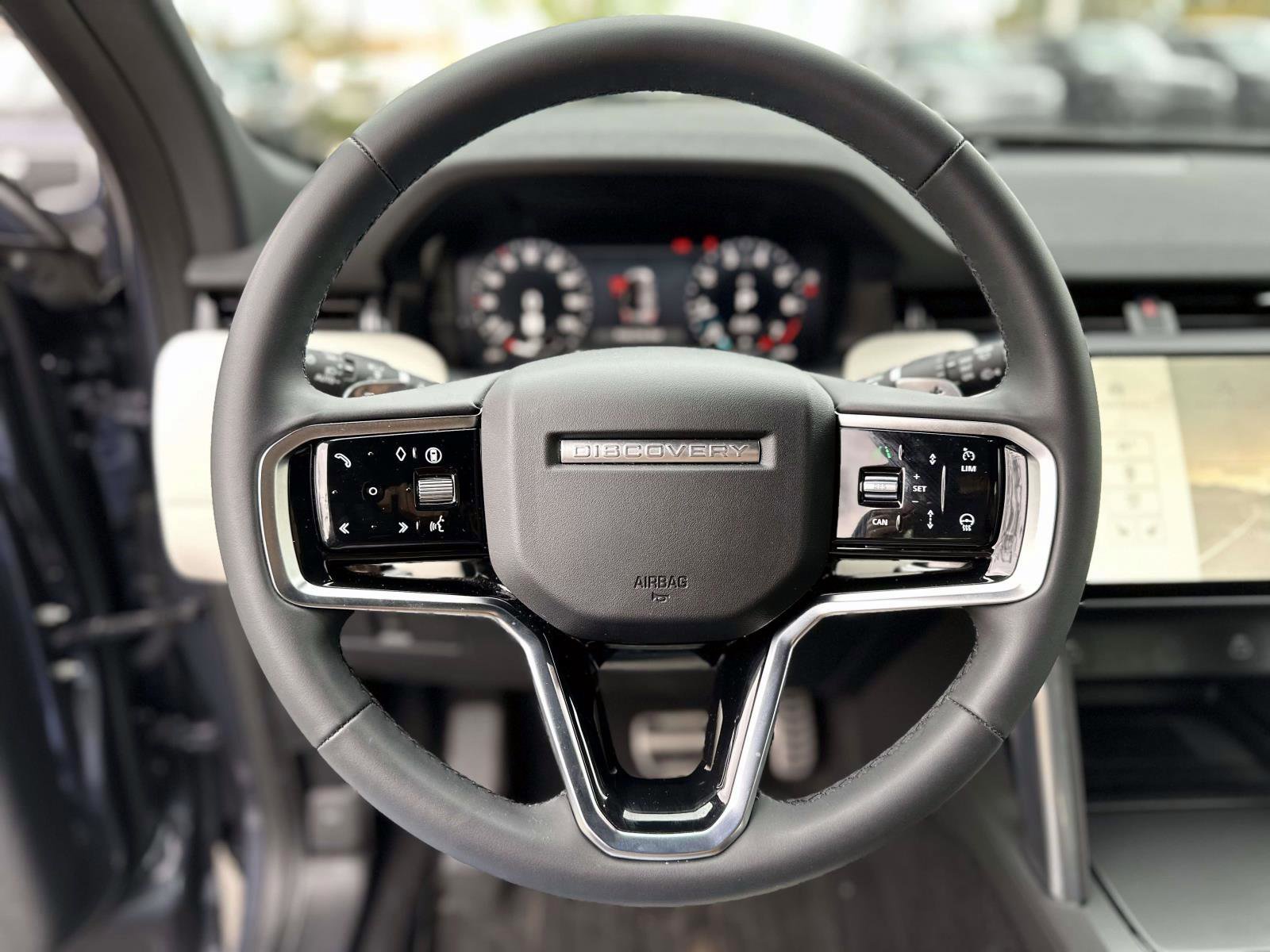 New 2025 Land Rover Discovery Sport Dynamic SE image 20