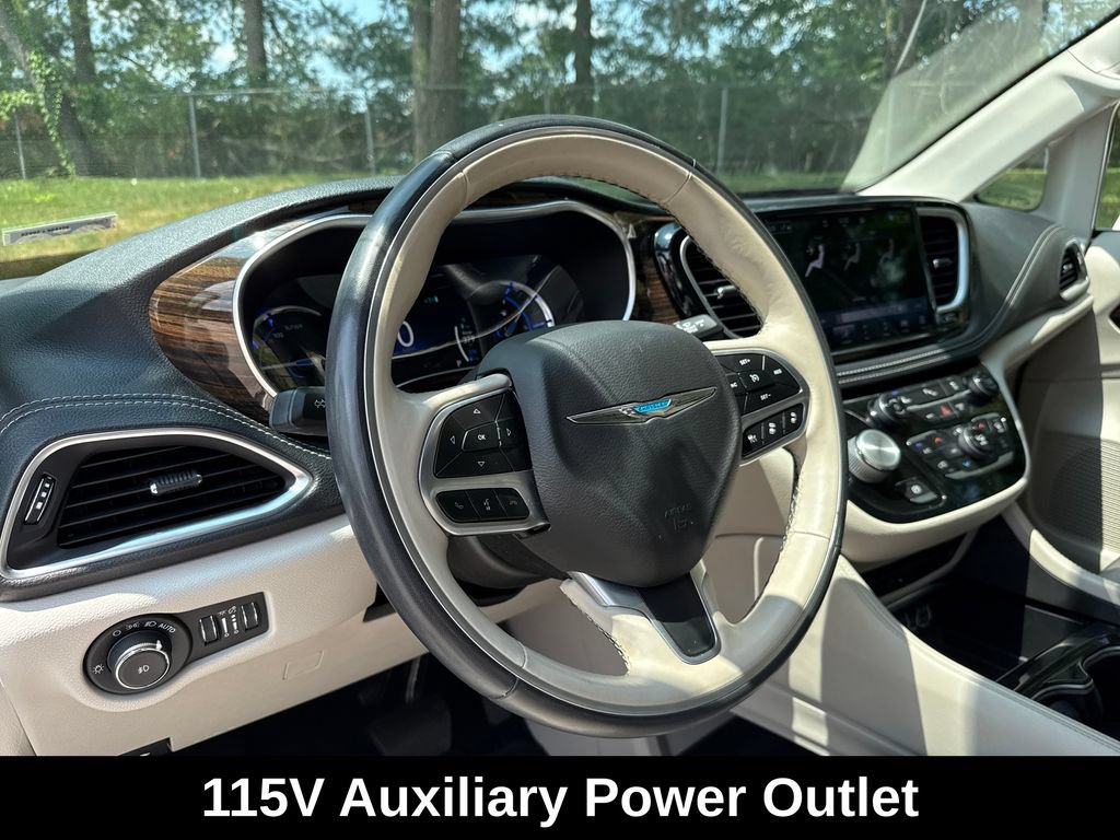 Used 2021 Chrysler Pacifica Limited w/ Uconnect Theater Family Group FWD image 16