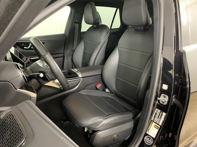 Used 2025 Mercedes-Benz GLC 300 4MATIC image 27