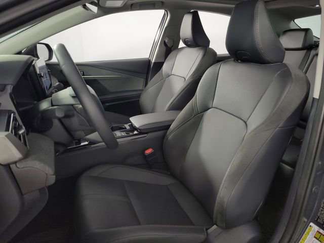Used 2025 Toyota Camry XLE AWD/4WD image 14