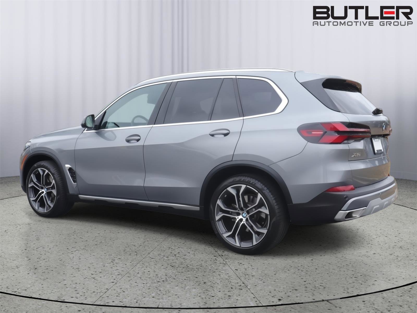 Used 2024 BMW X5 sDrive40i w/ Premium Package image 5