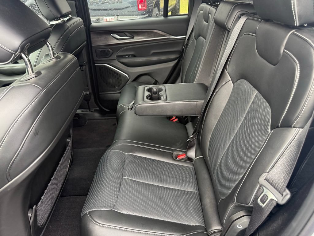 New 2025 Jeep Grand Cherokee Overland AWD/4WD image 34