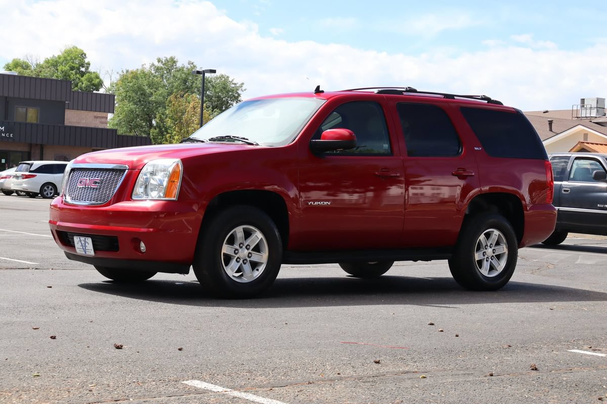 Used 2013 GMC Yukon SLT w/ SLT-2 Equipment Package AWD/4WD image 11