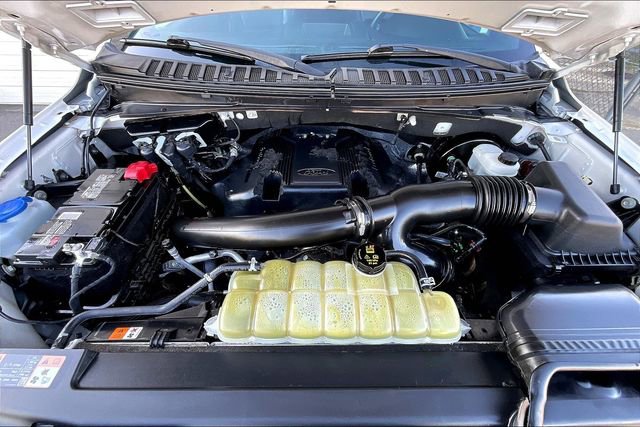 Used 2020 Ford Expedition XLT w/ Equipment Group 202A image 9