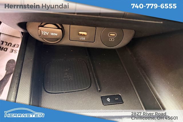 Used 2025 Hyundai Elantra Limited FWD image 14
