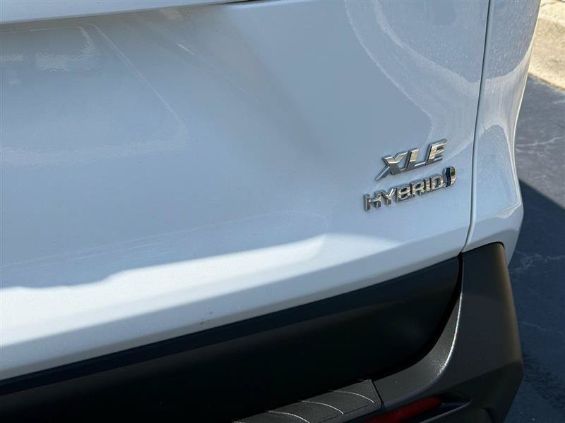 Used 2021 Toyota RAV4 XLE AWD/4WD image 14