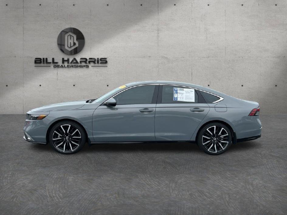 Used 2025 Honda Accord Touring image 2