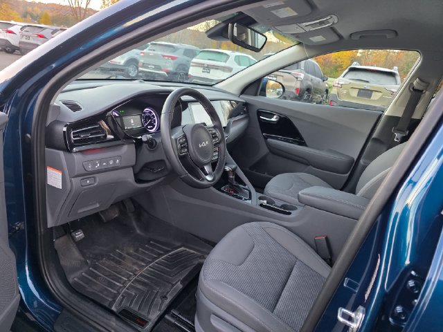 Certified 2022 Kia Niro LXS FWD image 14