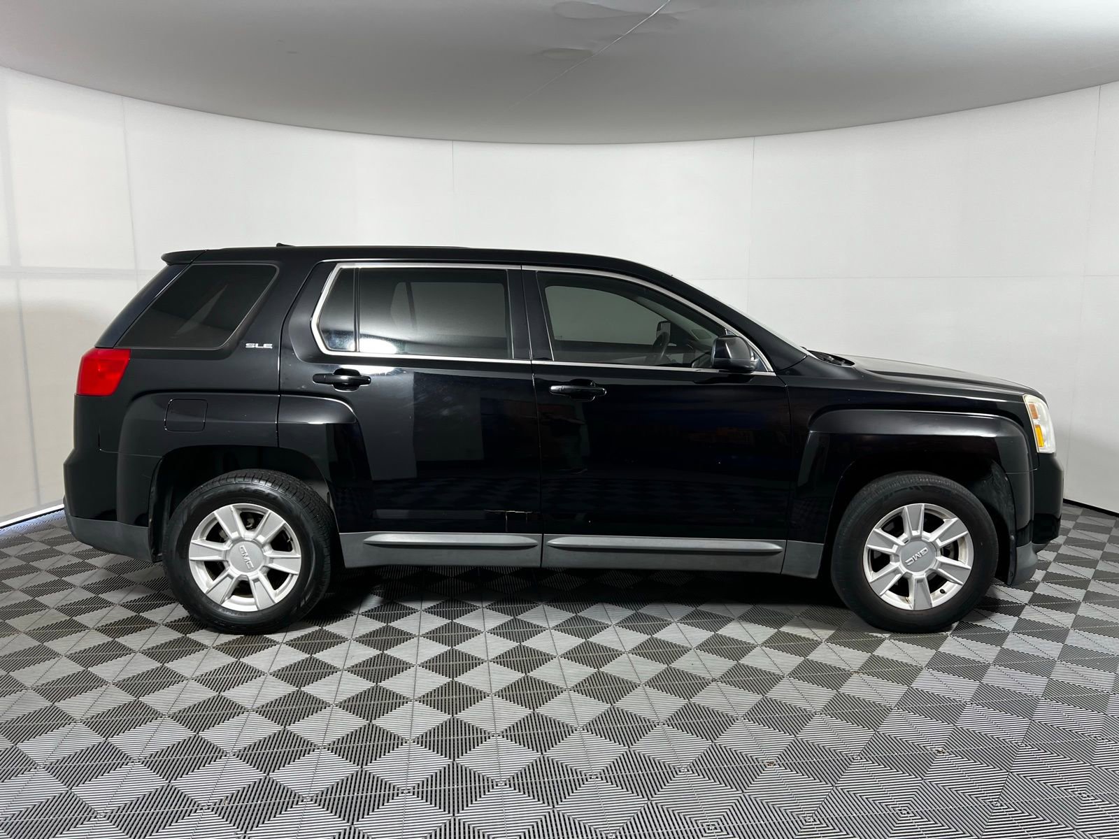 Used 2013 GMC Terrain SLE image 4