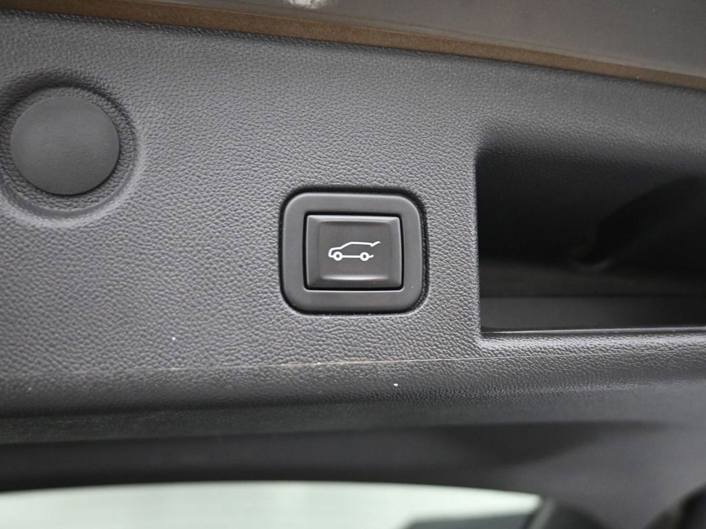 Used 2023 Chevrolet Equinox Premier FWD image 10