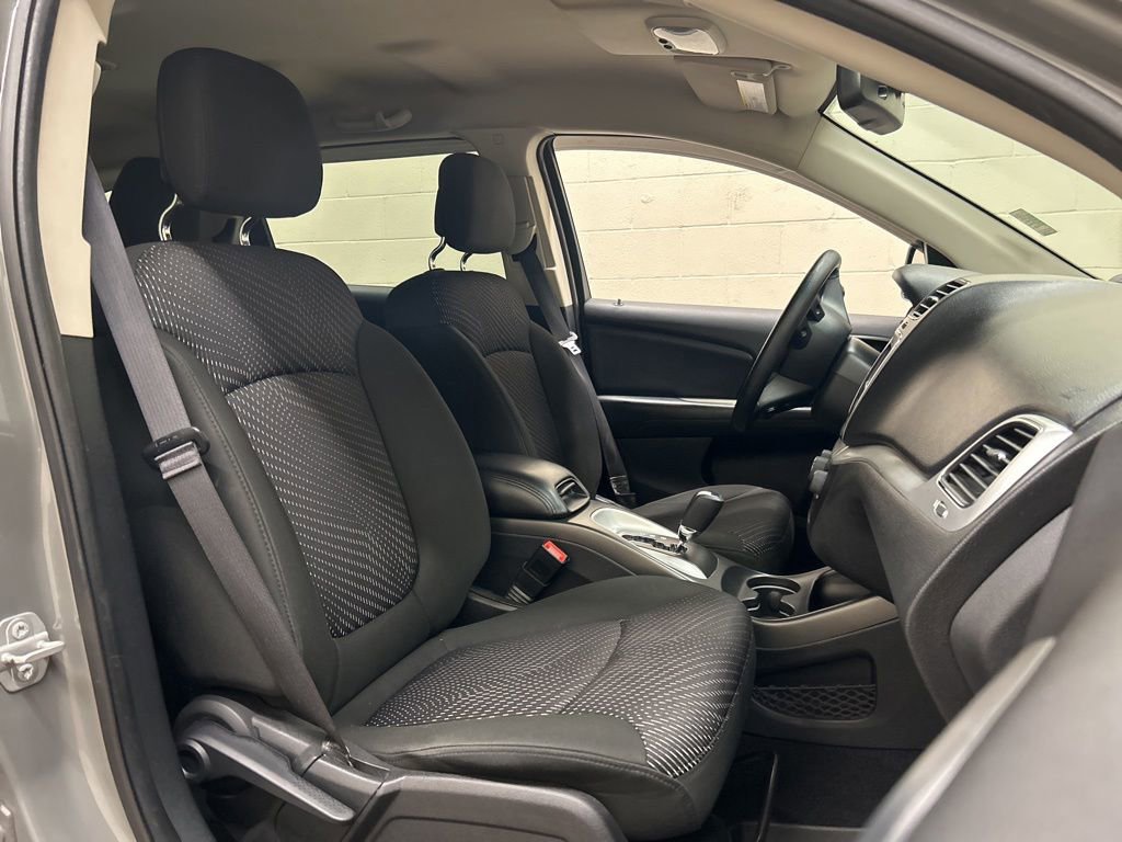 Used 2020 Dodge Journey SE w/ Blacktop Package FWD image 12