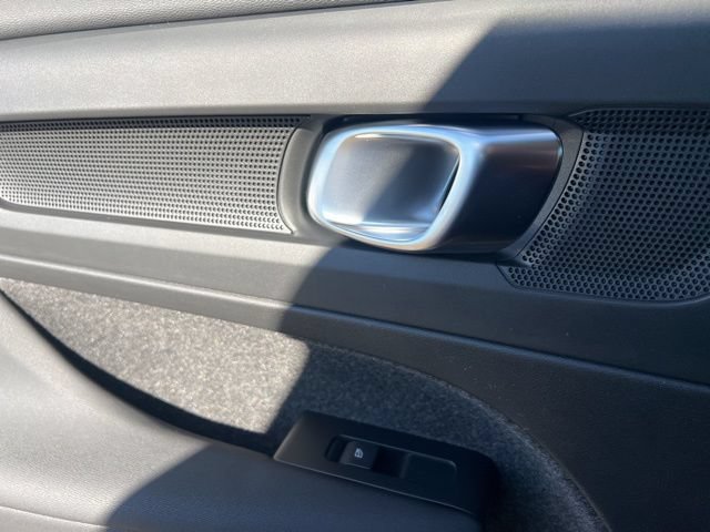 New 2026 Volvo XC40 B4 Core FWD image 26