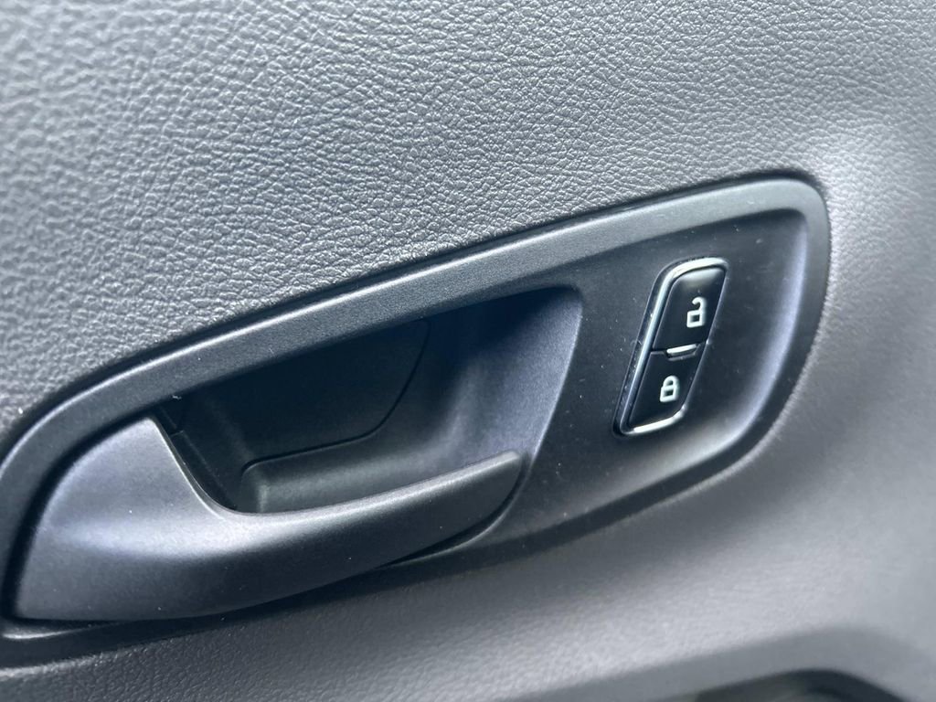 Used 2023 Ford Transit 350 XLT image 19