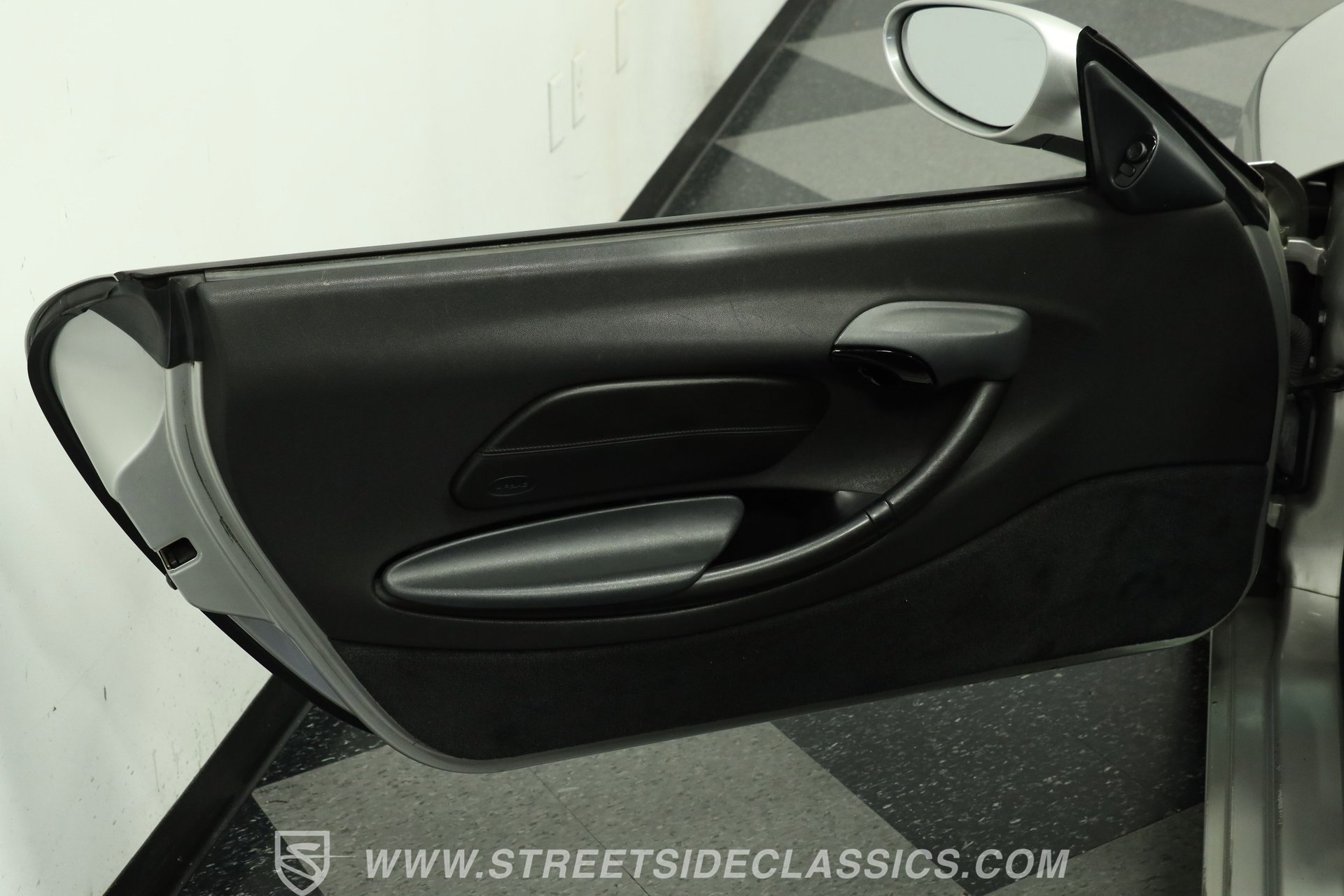 Used 1998 Porsche Boxster RWD image 33