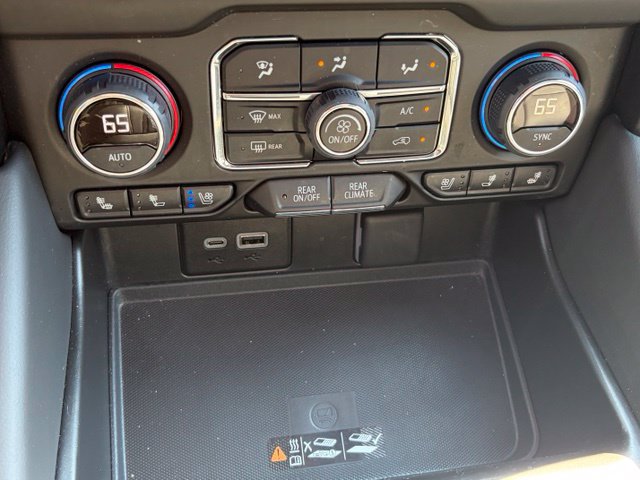 Used 2024 Chevrolet Tahoe Premier w/ Premium Package AWD/4WD image 23