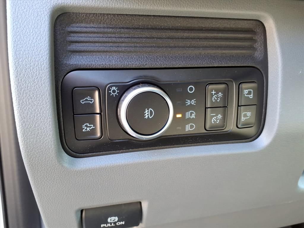 New 2026 Ford F250 XLT w/ XLT Premium Package image 19