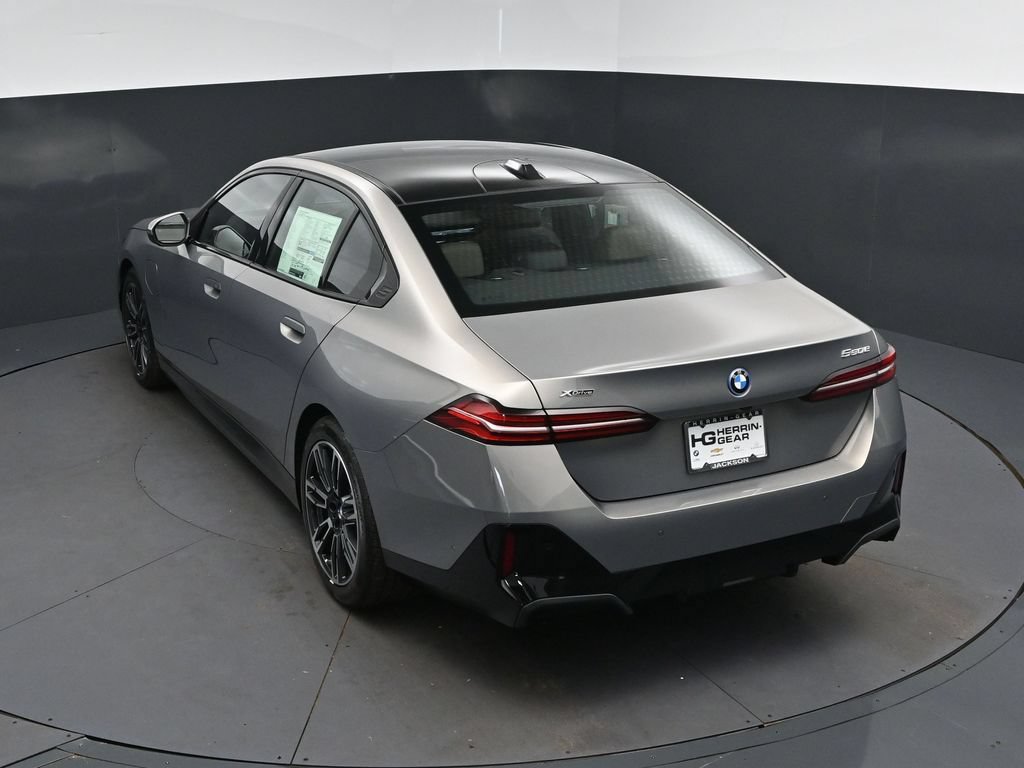 New 2027 BMW 550e xDrive w/ Premium Package AWD/4WD image 33