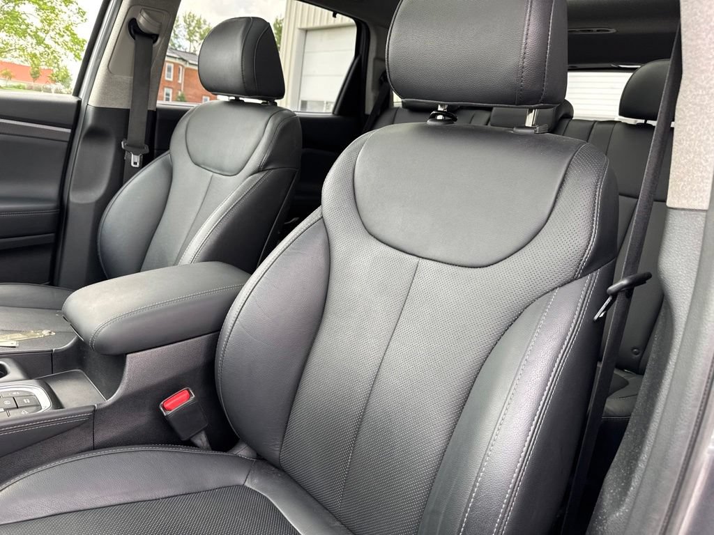 Used 2019 Hyundai Santa Fe Limited AWD/4WD image 30