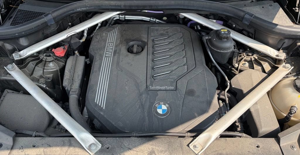 Used 2023 BMW X5 xDrive40i w/ Premium Package AWD/4WD image 8
