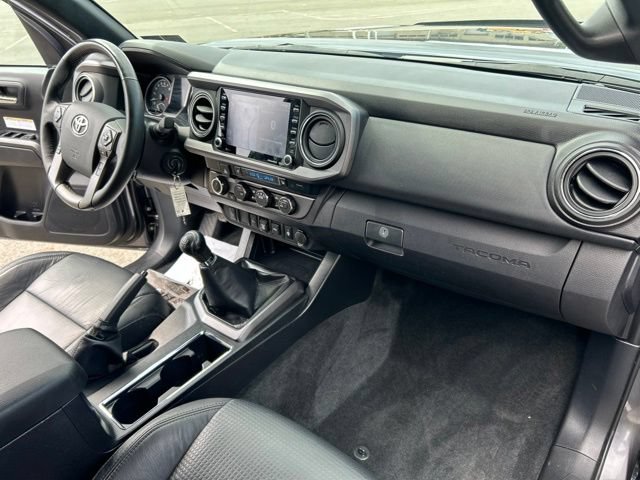 Used 2020 Toyota Tacoma TRD Off-Road w/ TRD Premium Off Road Package AWD/4WD image 35