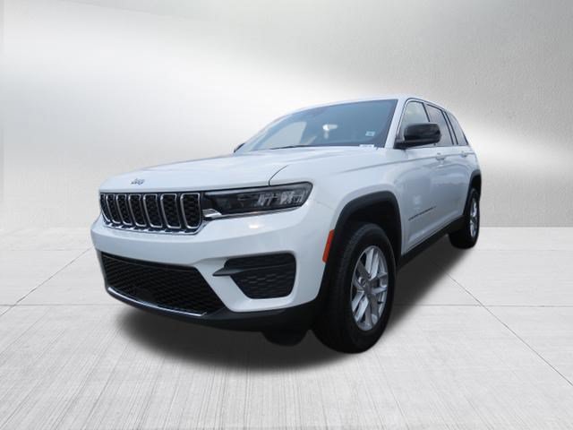 New 2026 Jeep Grand Cherokee Laredo RWD image 2