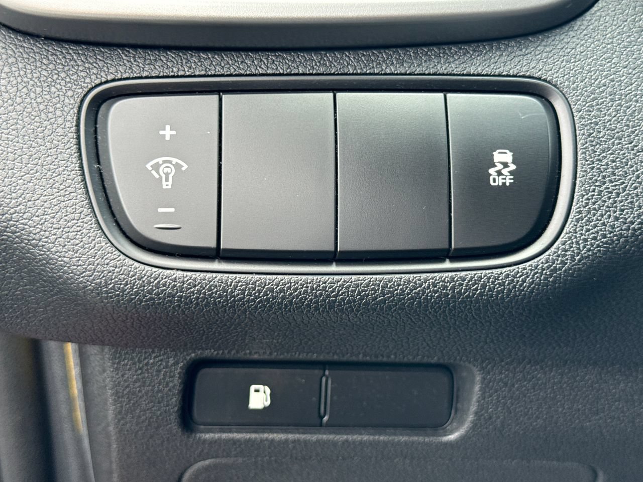 Used 2017 Kia Sorento FWD image 16