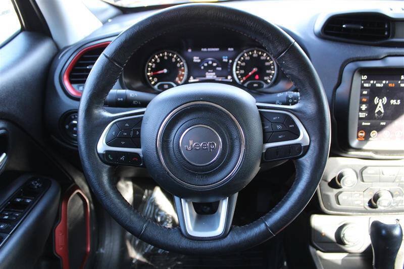 Used 2021 Jeep Renegade Trailhawk AWD/4WD image 14
