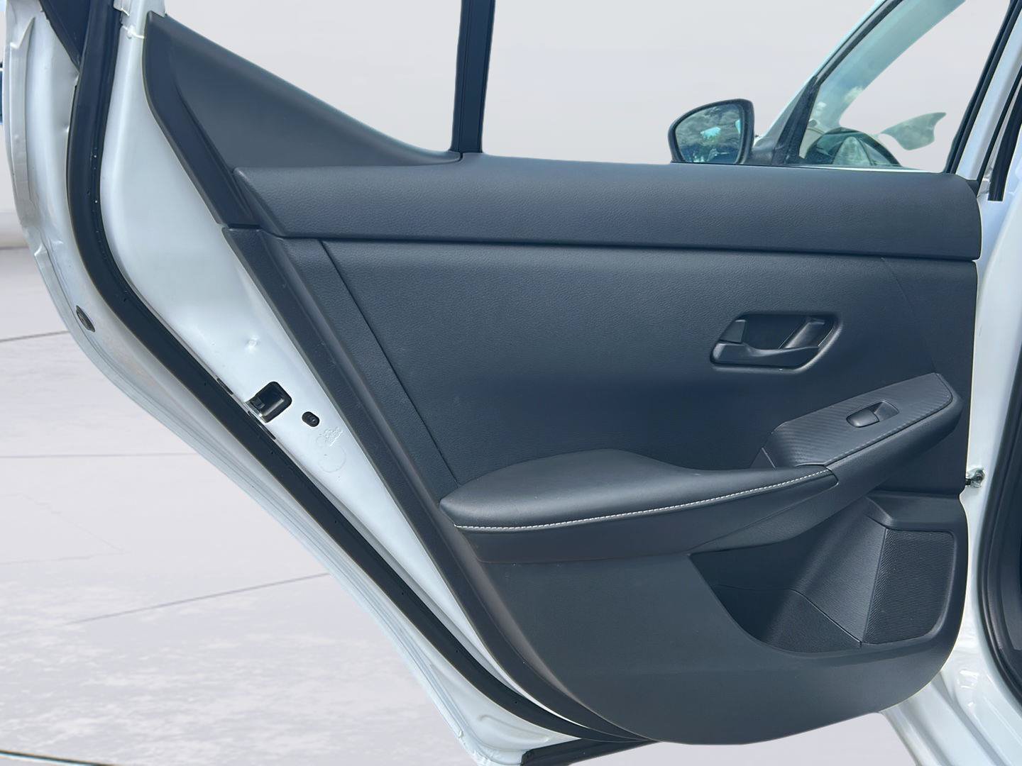Used 2024 Nissan Sentra SV FWD image 19