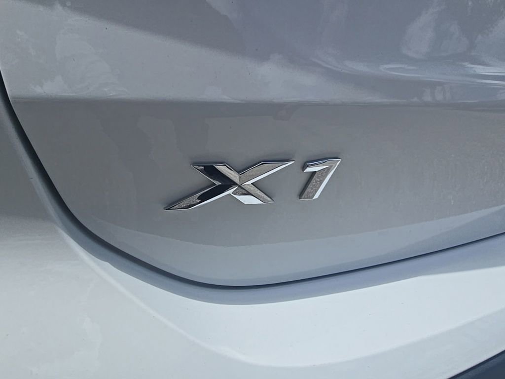 Used 2021 BMW X1 xDrive28i AWD/4WD image 12
