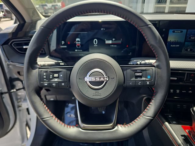 Used 2025 Nissan Kicks SR FWD image 25