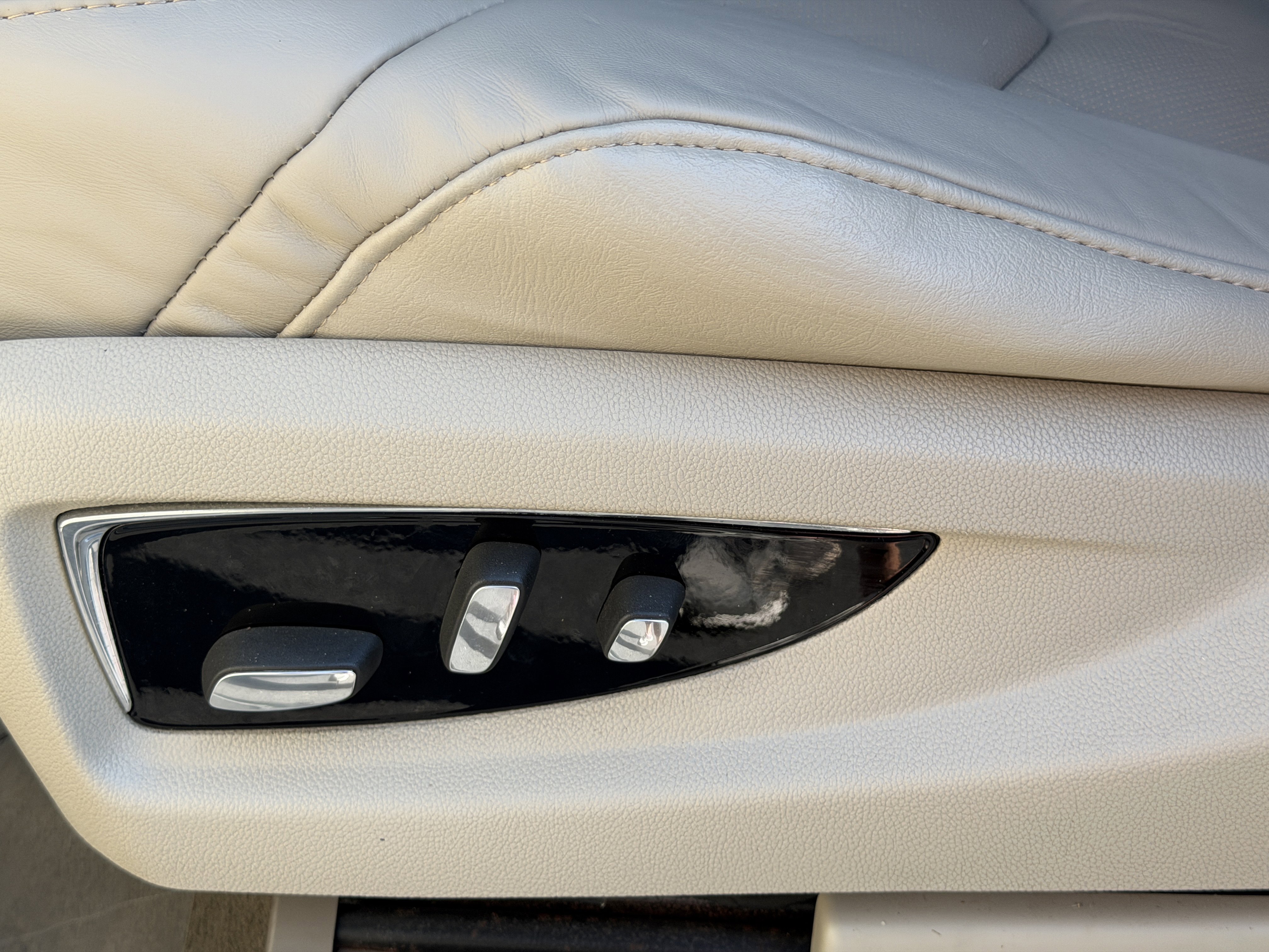 Used 2015 Cadillac Escalade ESV Luxury image 21