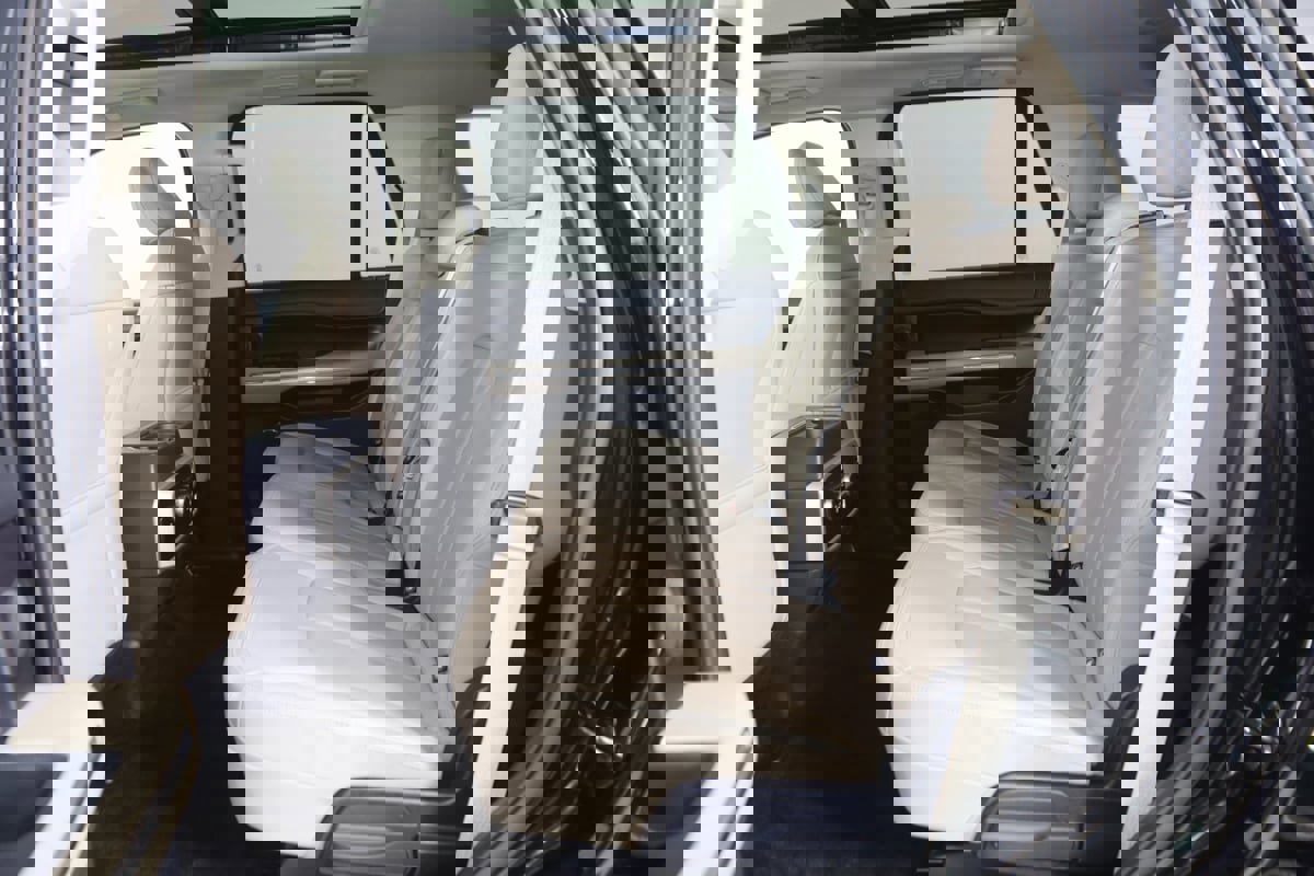 Used 2022 Ford Expedition Limited image 48