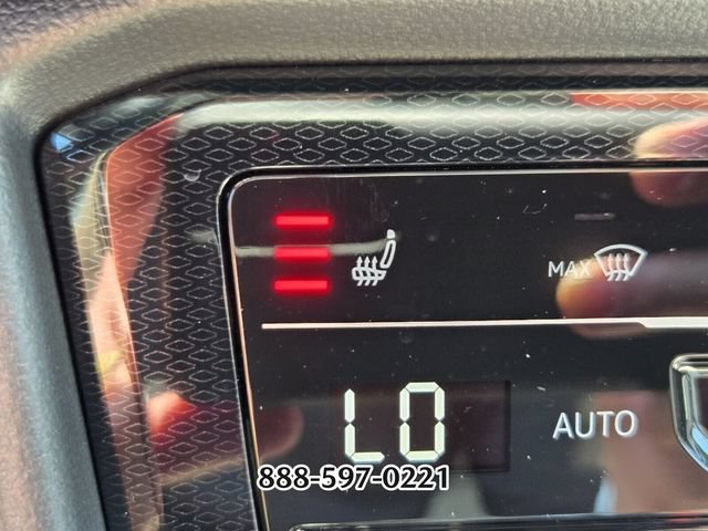 Certified 2025 Volkswagen Taos SE FWD image 25