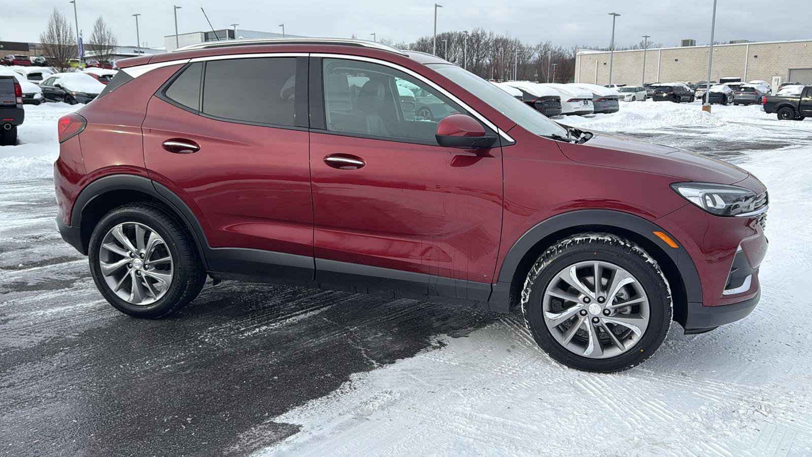 Used 2022 Buick Encore GX Essence w/ Experience Buick Package image 3