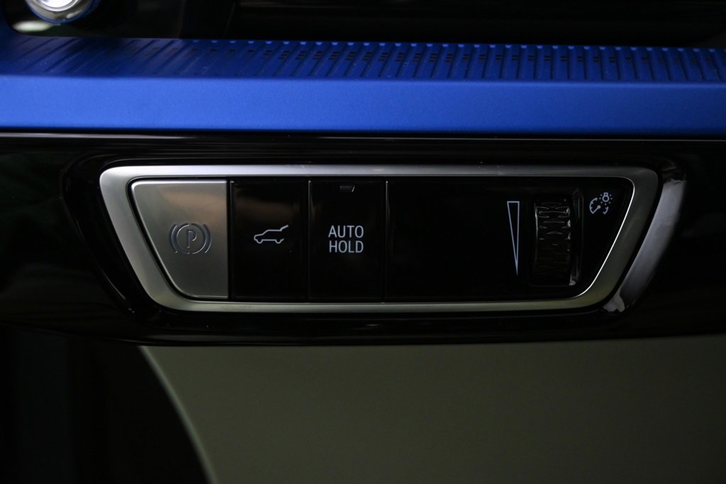 New 2026 Cadillac Optiq Luxury 2 image 24