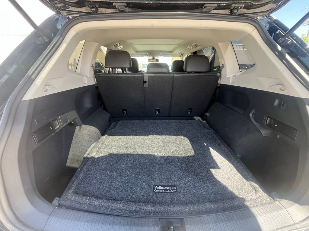 Used 2021 Volkswagen Tiguan SE w/ Panoramic Sunroof Package image 6